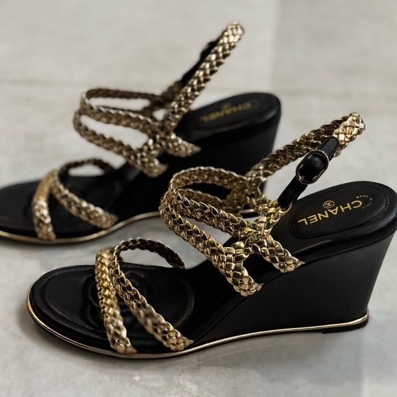 Never worn, perfect condition, 4” wedge - Picture 2 of 5